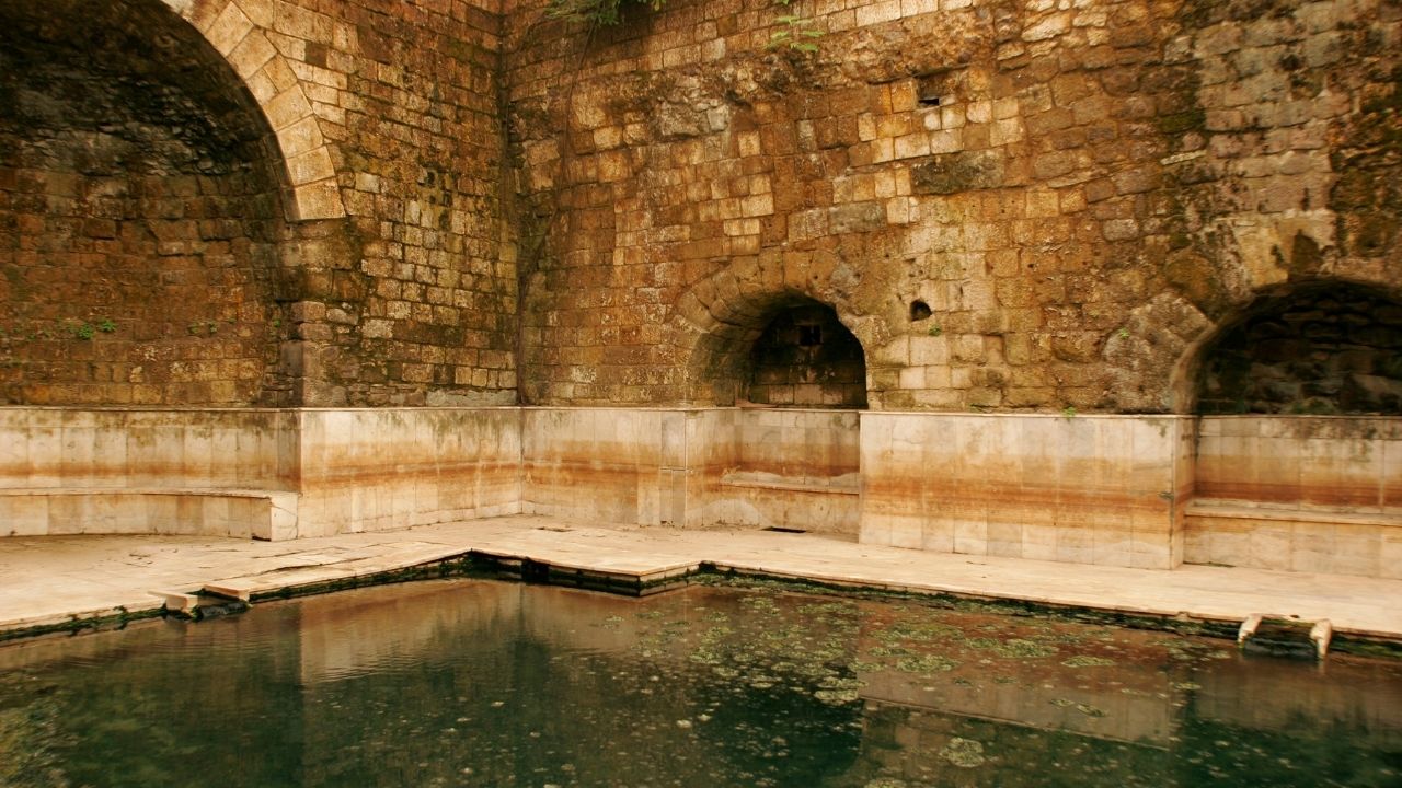  Bergama'daki Allianoi: Antik Şehrin Sular Altında Kalan Mirası 